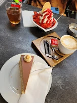 Erdbeerbecher Kaffee Und Kuchen