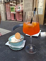 Gemischtes Eis Und Aperol Spritz